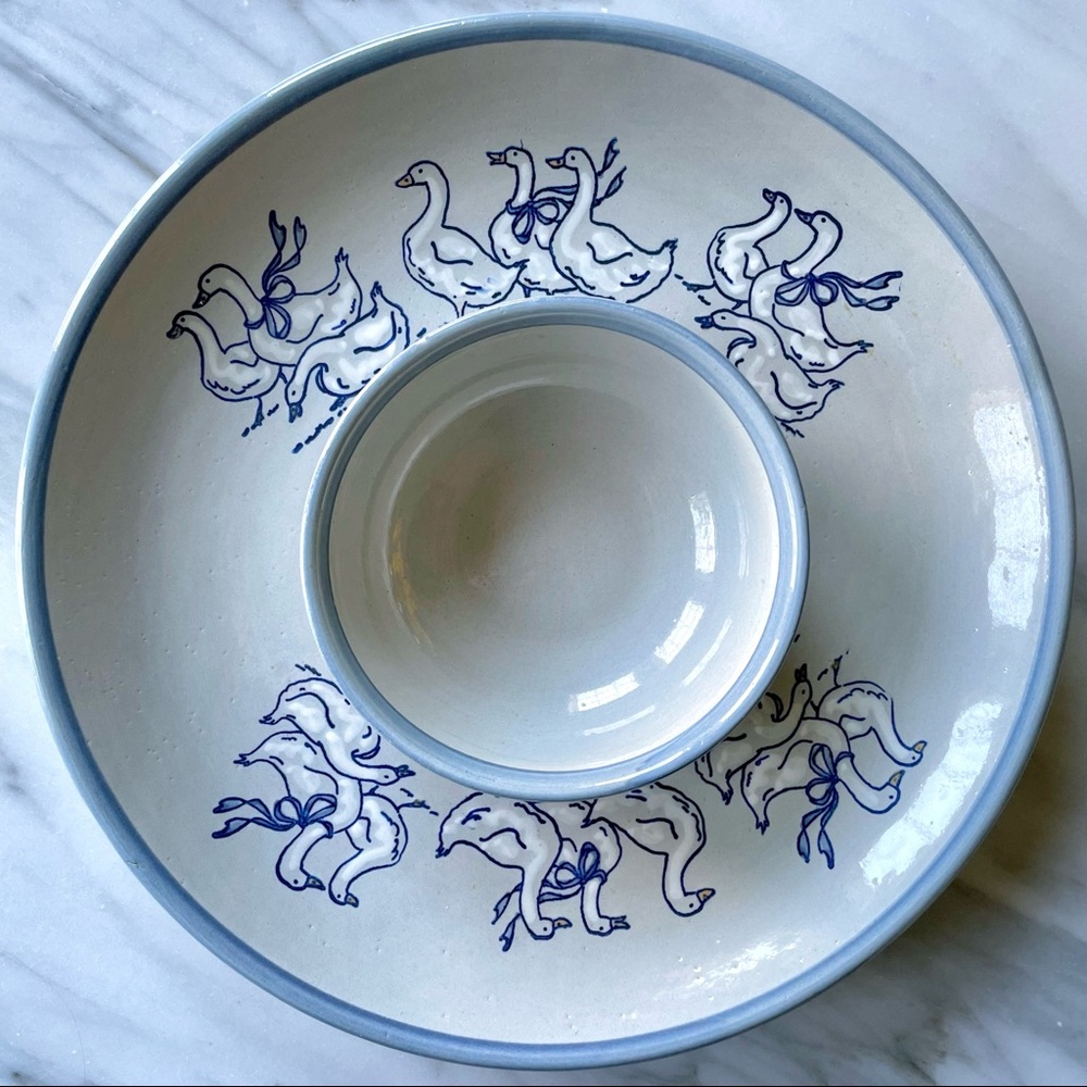 Louisville Stoneware•VINTAGE and LIKE NEW•Gaggle of Geese•Chip/Dip Platter+Bowl - Picture 5 of 15